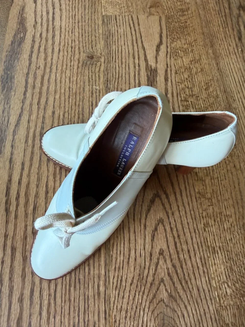 Vintage Ralph Lauren Collection Ivory leather Oxford Heel Pumps
